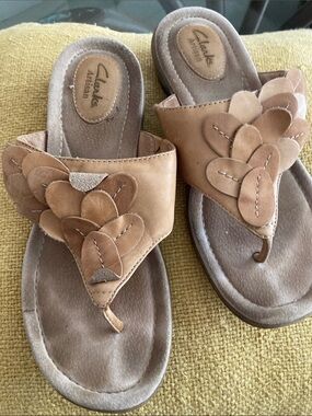 Clarks Tan Floral Leather Thong Sandals